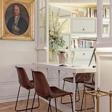 ホテル H10 ドゥケ デ ローレ