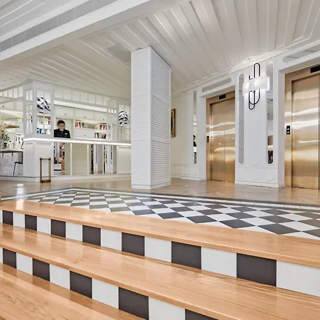 ホテル H10 ドゥケ デ ローレ 4*